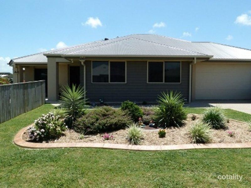 1/10 Coogee Tce, Blacks Beach, QLD 4740