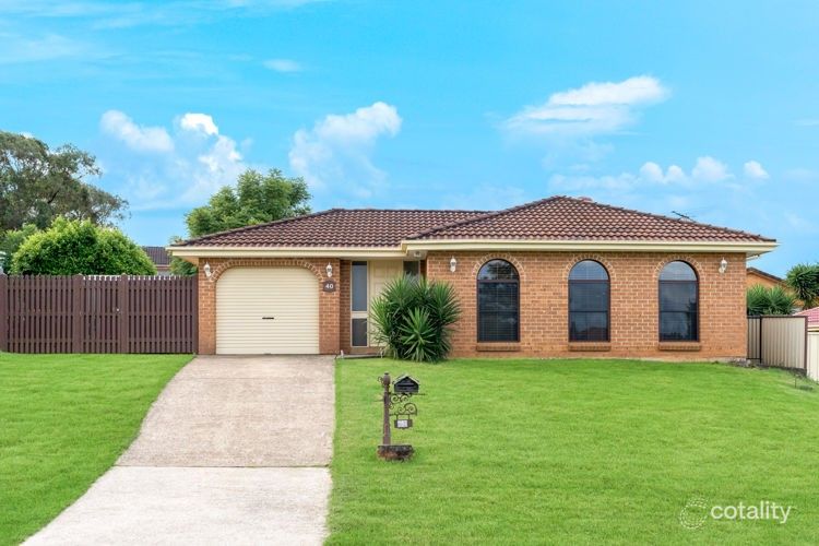 40 Romeo Cres, Rosemeadow, NSW 2560