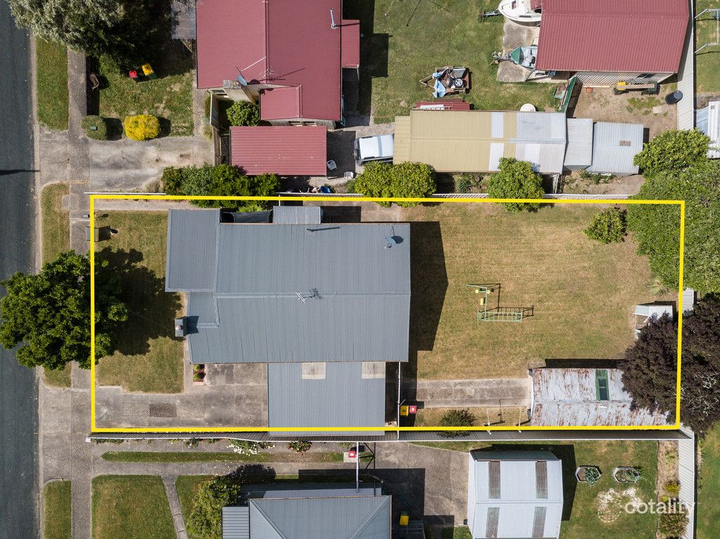 19 Fifth St, Eildon, VIC 3713