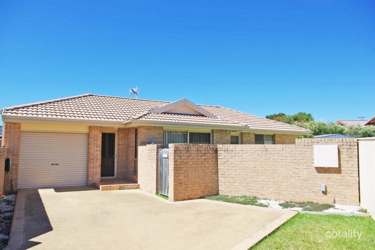 2/6 Ivy Cres, Old Bar, NSW 2430