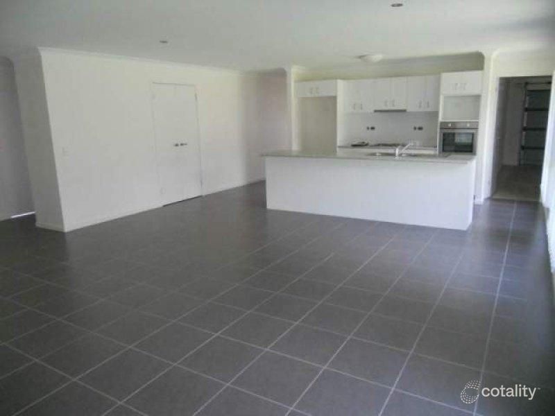 28 Anticipation Cl, Nambour, QLD 4560