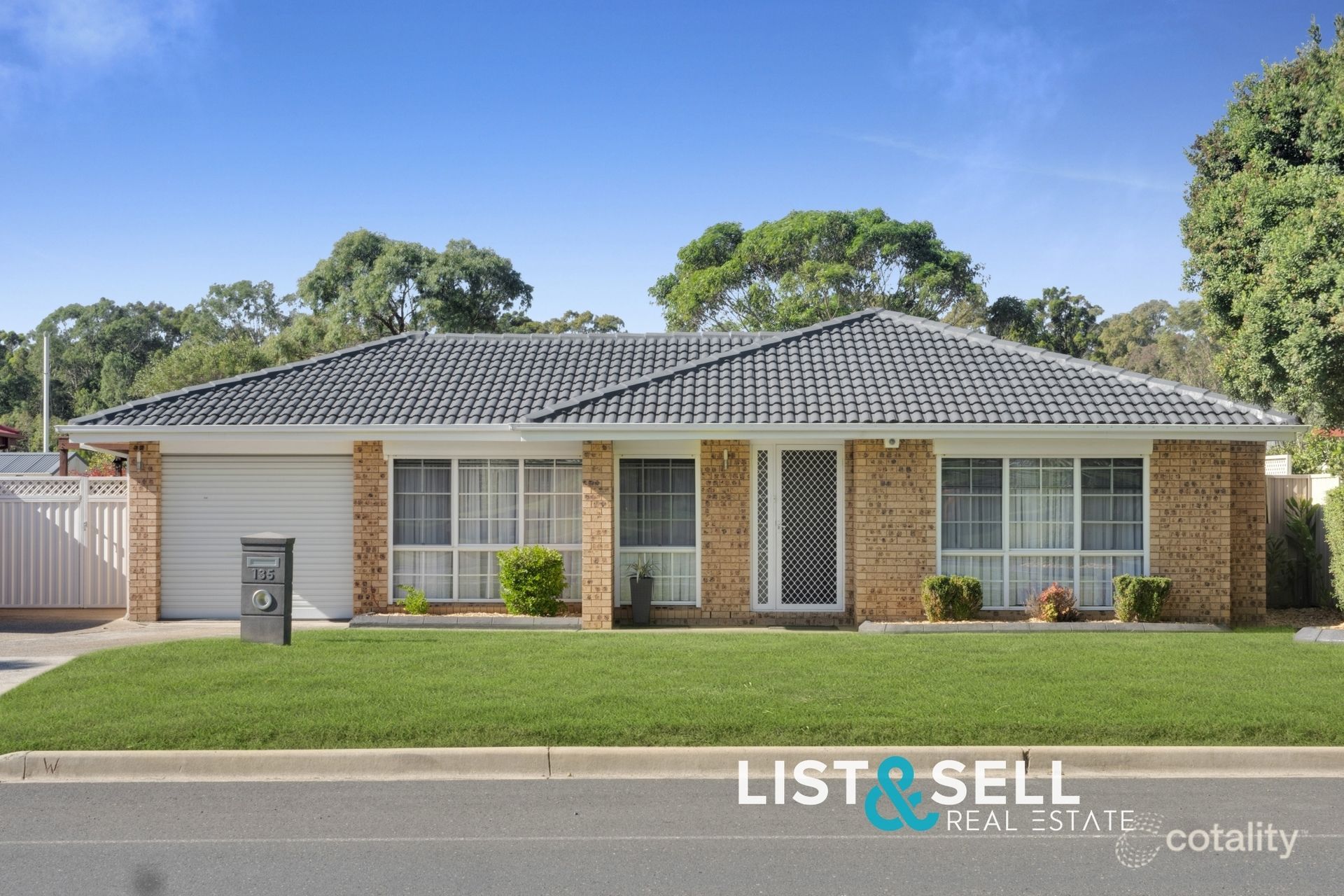 135 Spitfire Dr, Raby, NSW 2566