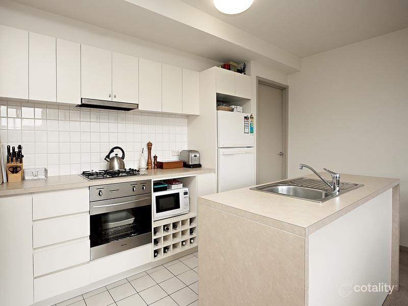 3/50 Rourke Lane, Kensington, VIC 3031