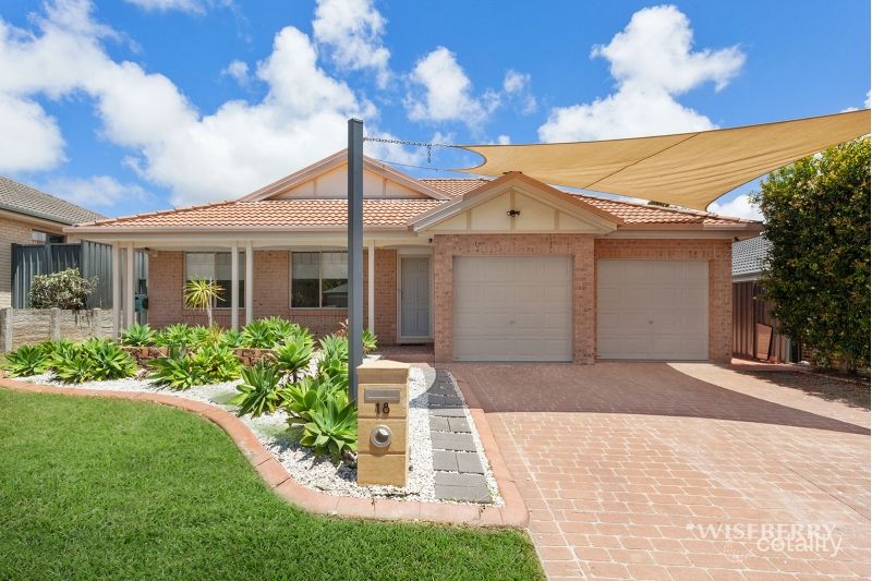 18 Quarterhorse Pde, Wadalba, NSW 2259