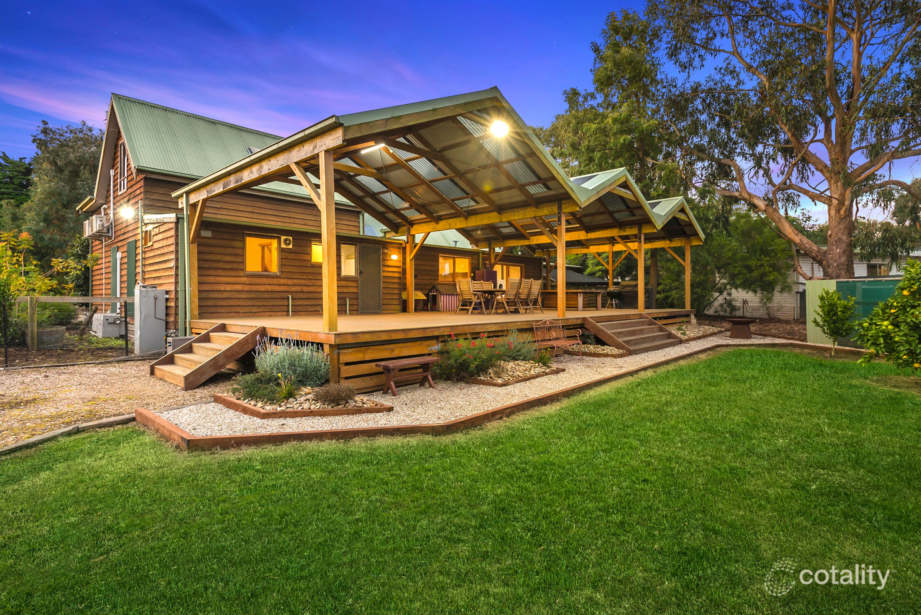 42 Hutchinsons Lane, Romsey, VIC 3434