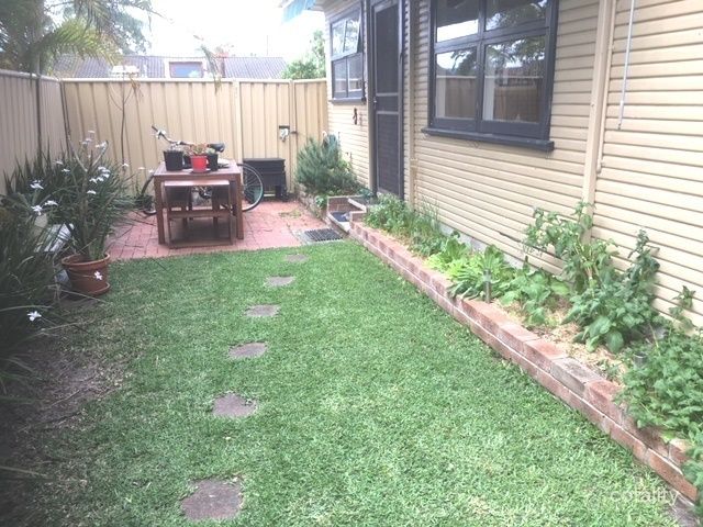 1 Grasmere Cres, Wheeler Heights, NSW 2097