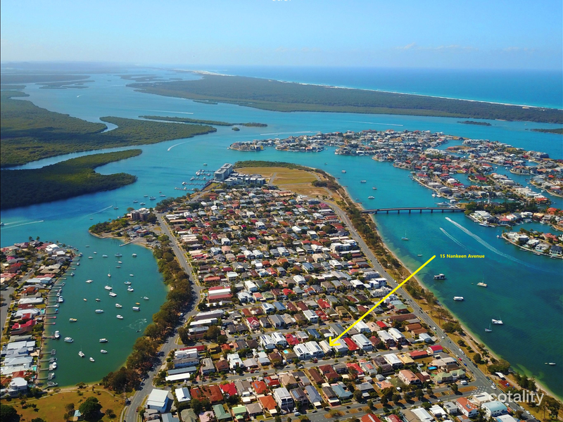 15 Nankeen Ave, Paradise Point, QLD 4216