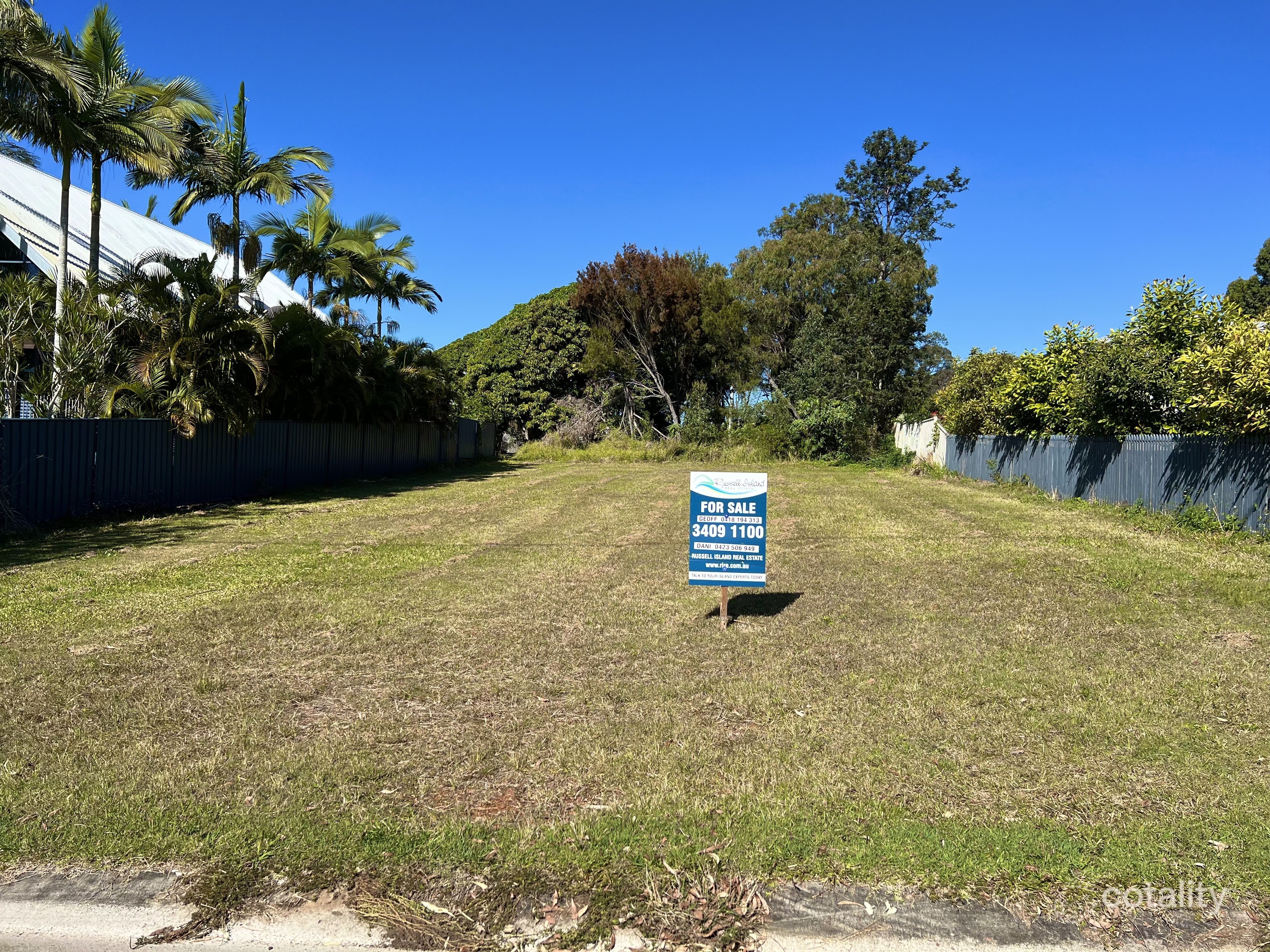 40 Bay Dr, Russell Island, QLD 4184