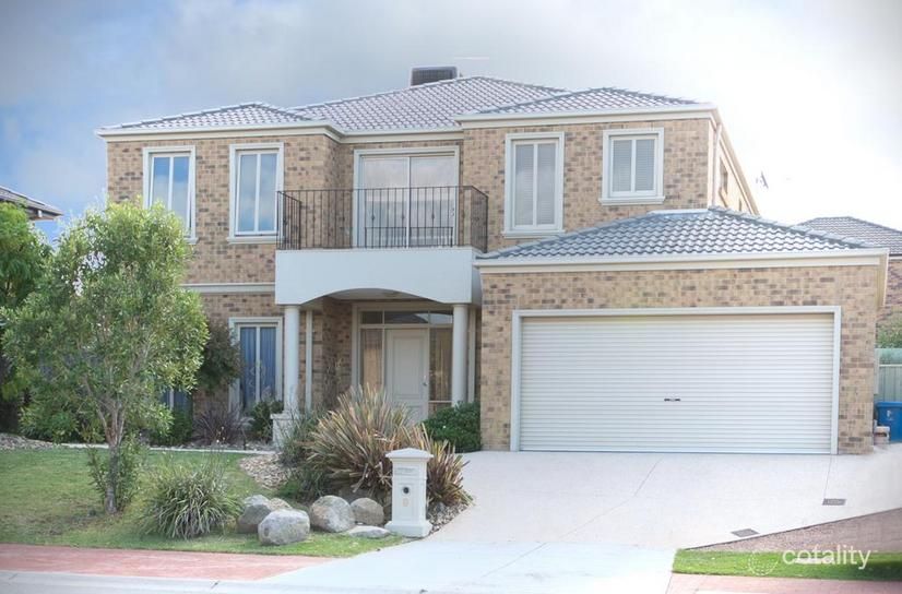 8 Mcnair Ct, Berwick, VIC 3806