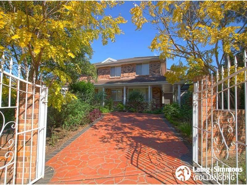 10 Melinda Gr, Lake Heights, NSW 2502