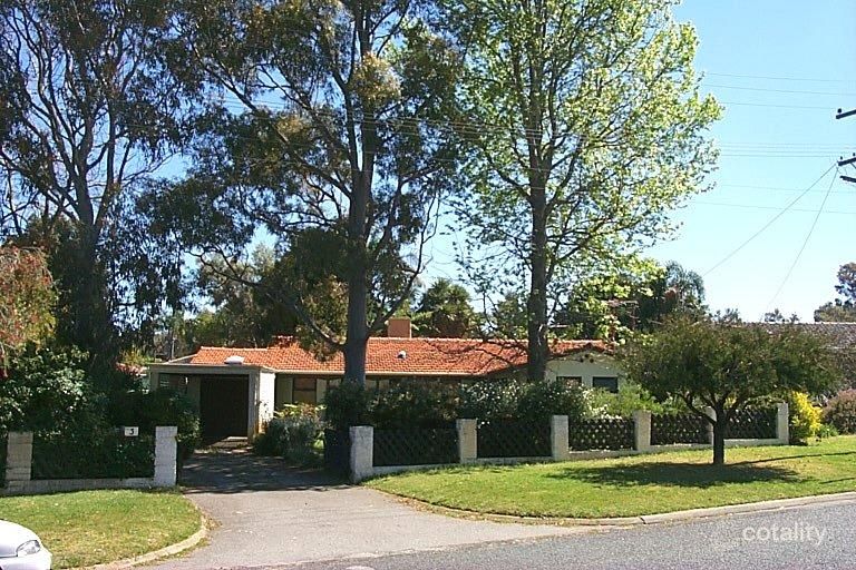 3 Clubb Ave, Daglish, WA 6008