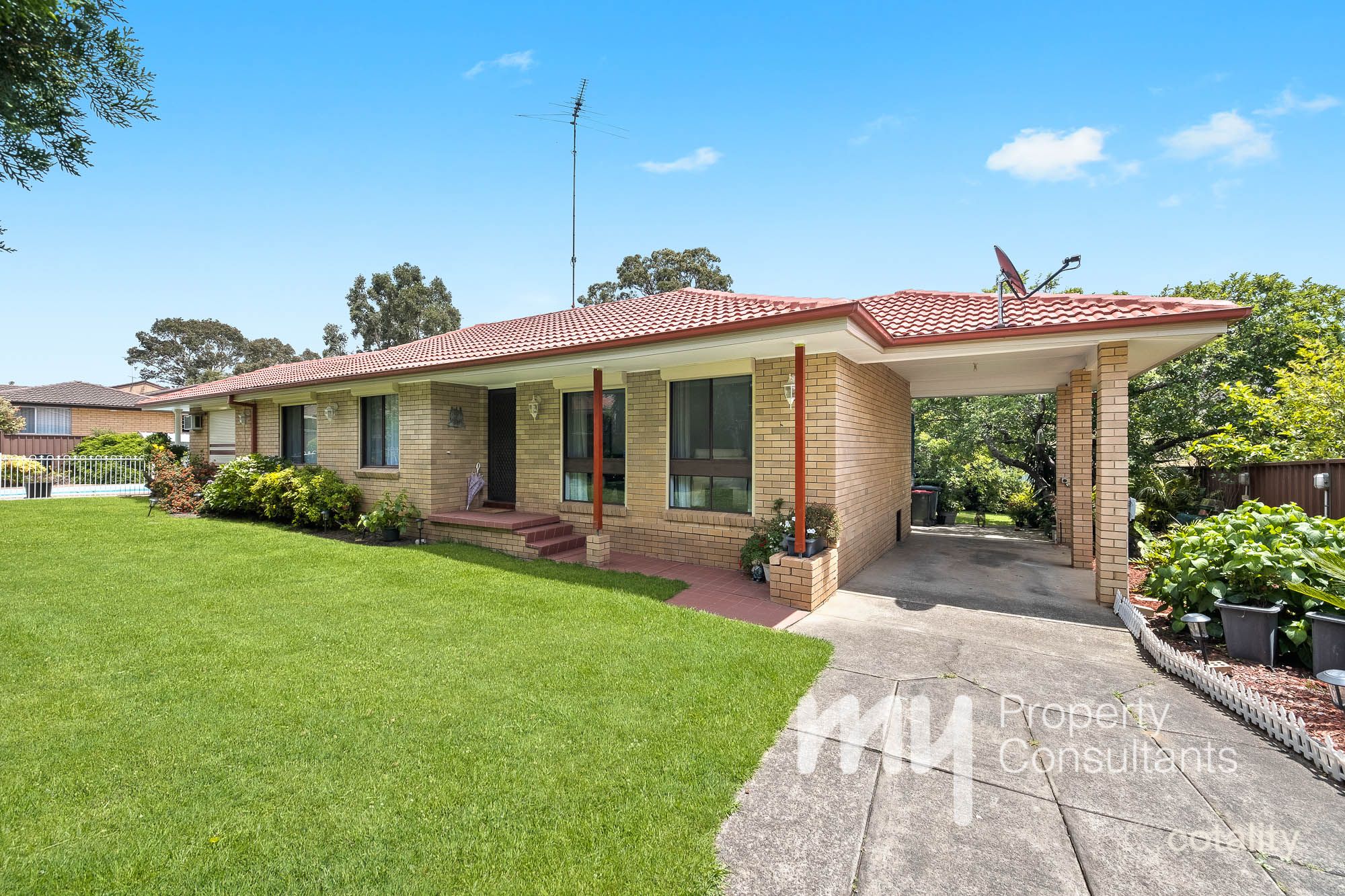 16 Atchison Rd, Macquarie Fields, NSW 2564