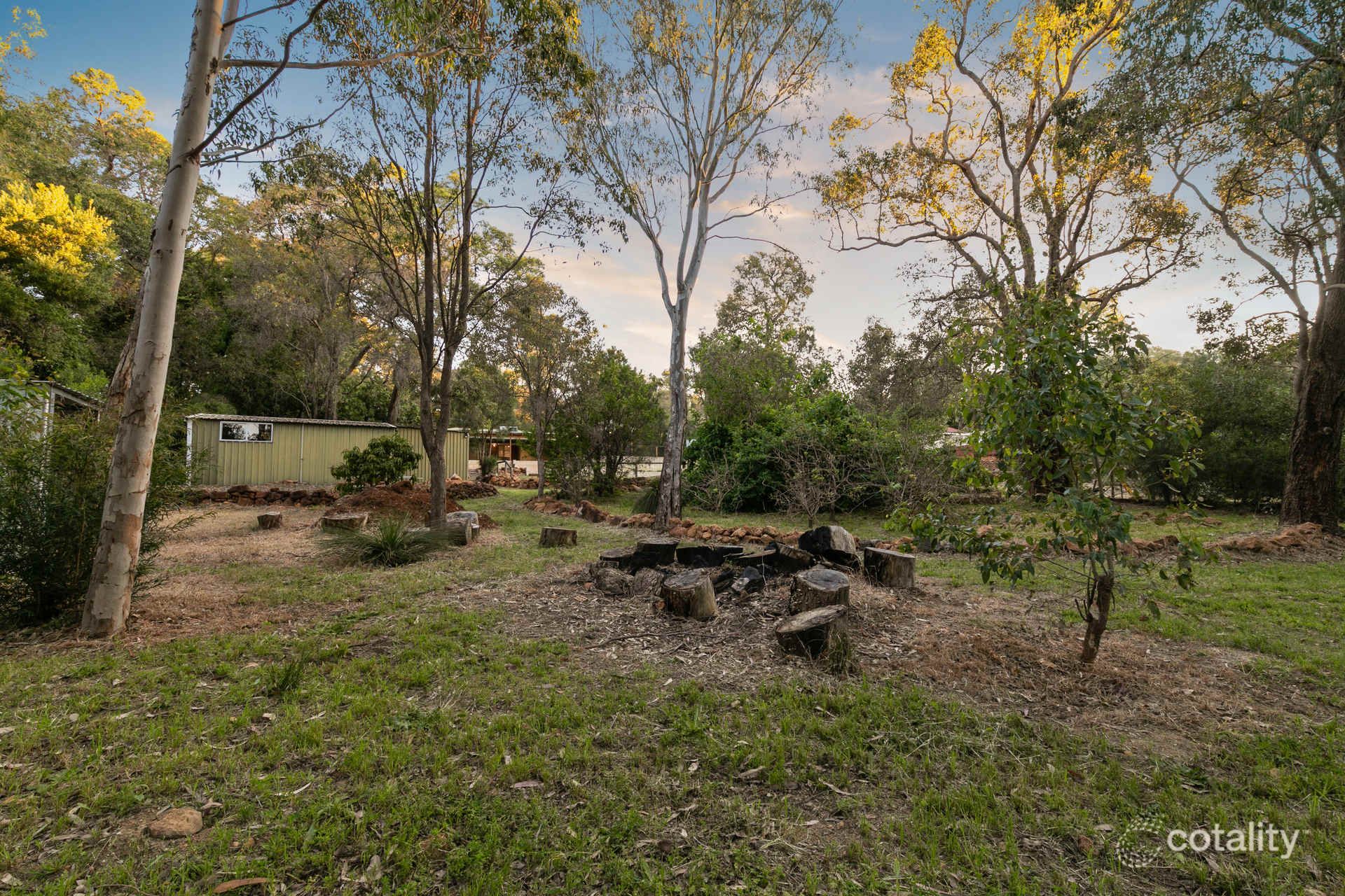 93 Stanhope Rd, Kalamunda, WA 6076