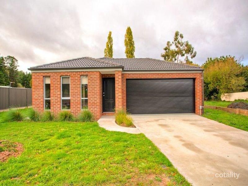 9 Castlemaine Rd, Creswick, VIC 3363