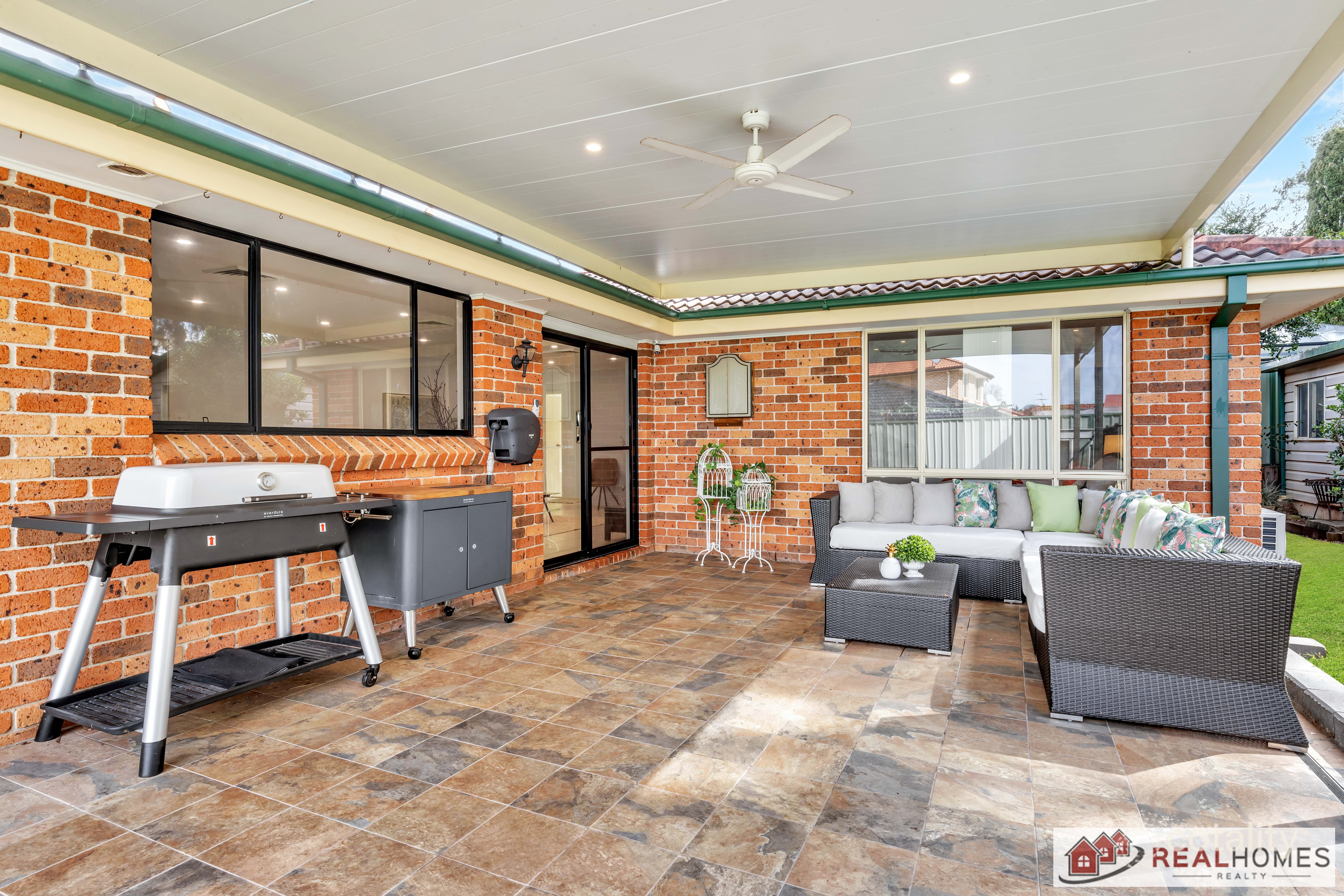 7 Barron Field Dr, Glenmore Park, NSW 2745