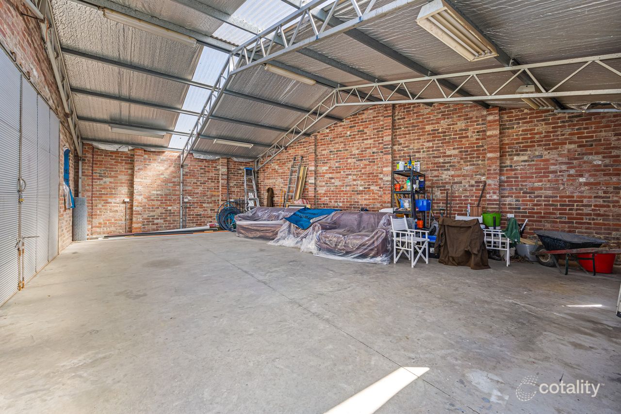 4 Young St, Golden Point, VIC 3350