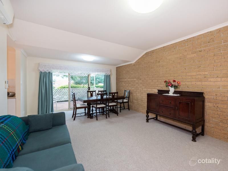 4/4-6 Glenfield Ct, Middle Ridge, QLD 4350