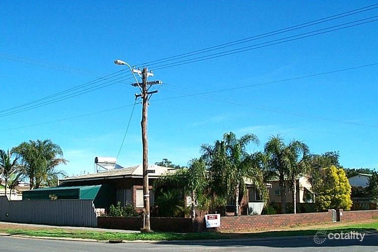 228 Fourth St, Wonthella, WA 6530