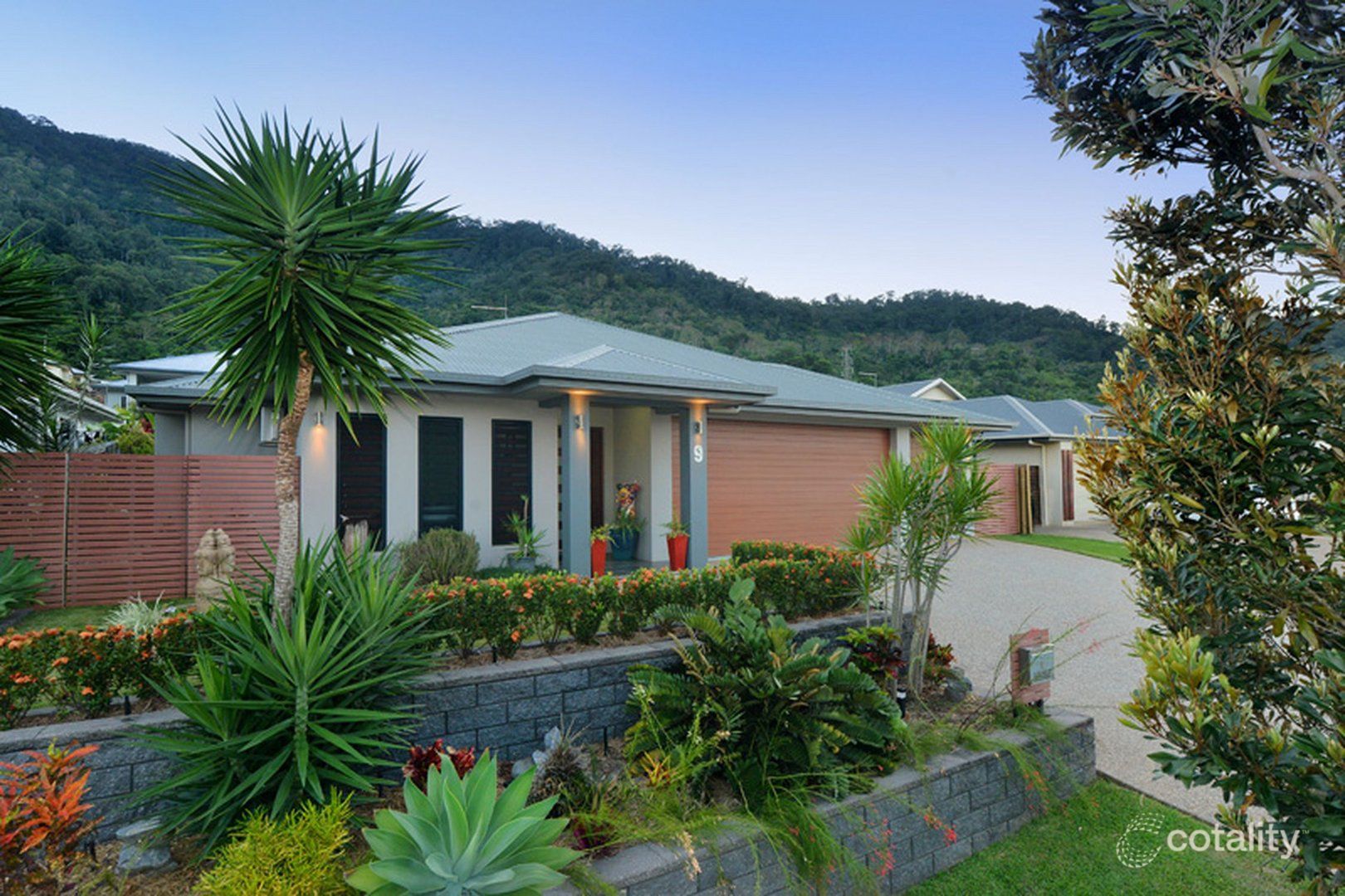 9 Parrot Cl, Kanimbla, QLD 4870