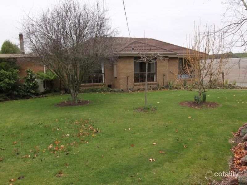 80 Thomas Rd, Haddon, VIC 3351