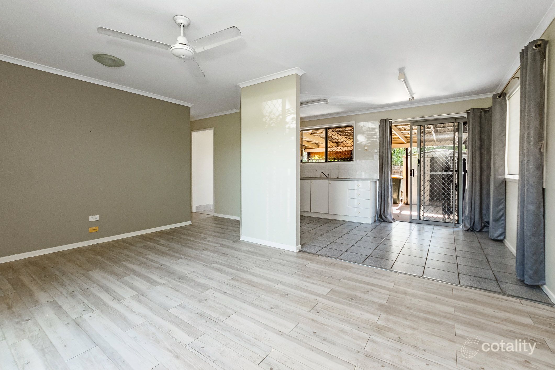 7 Daniel Dr, New Auckland, QLD 4680