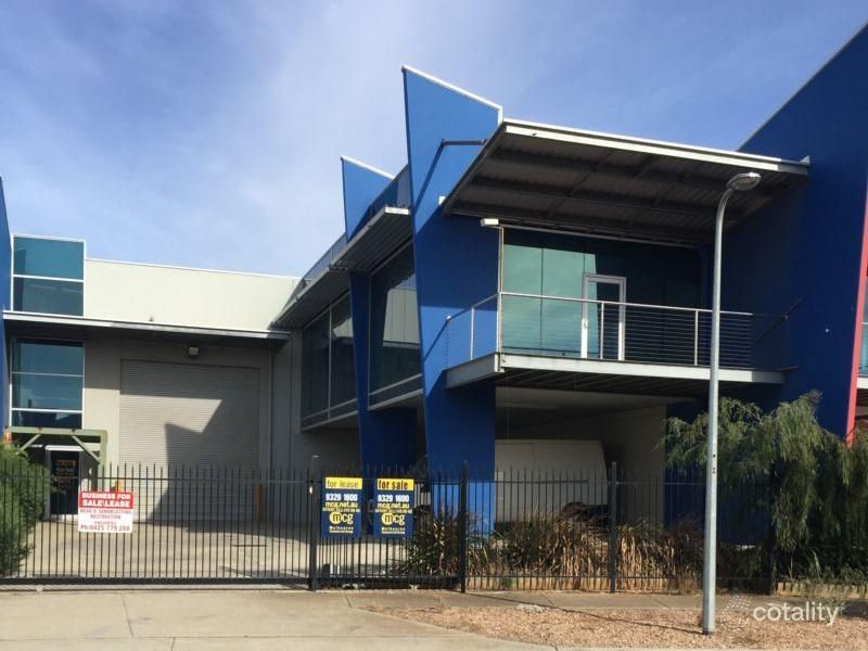 1/4 Glenville Dr, Melton, VIC 3337