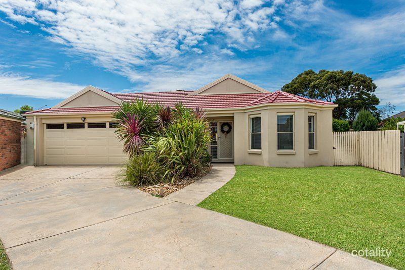 14 Ellinbank Cres, Mornington, VIC 3931