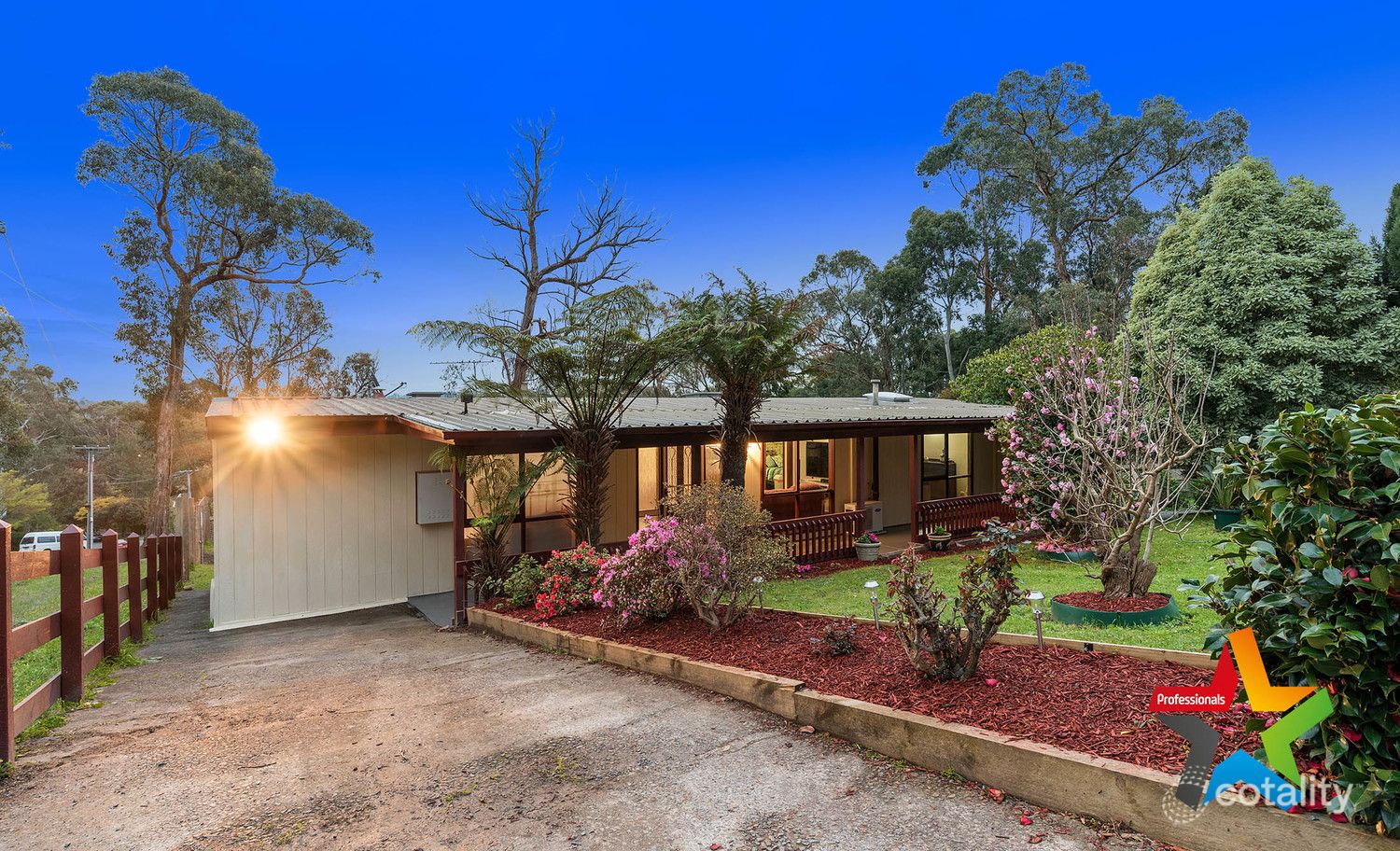16 Fuller Rd, Mount Evelyn, VIC 3796