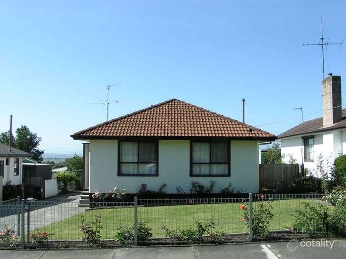 18 Charles St, Moe, VIC 3825