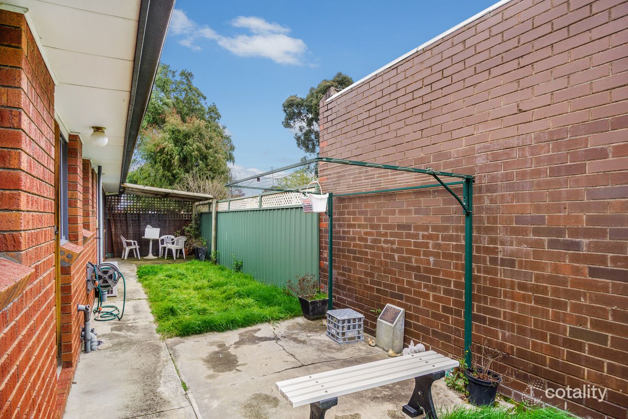 2/711 Ripon St S, Redan, VIC 3350