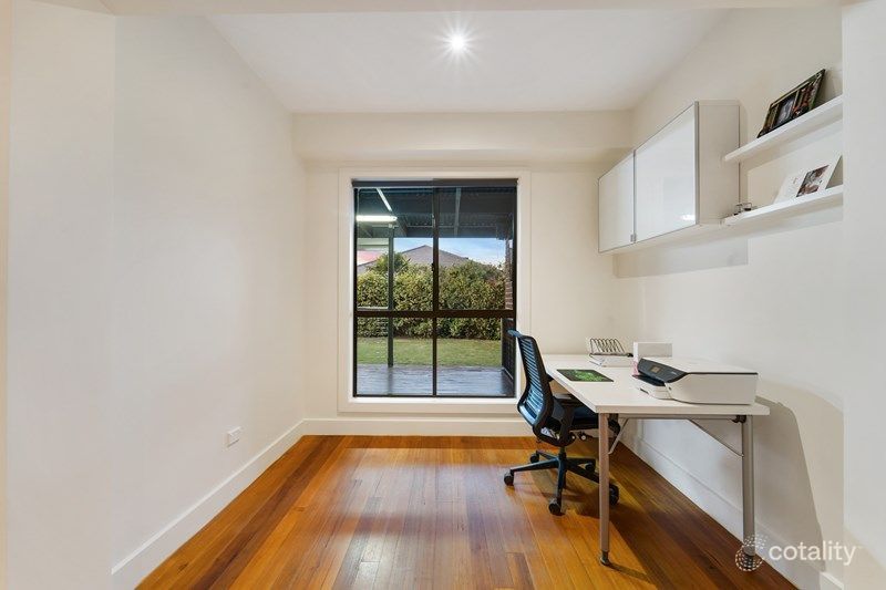 70 Jindabyne Ave, Taylors Hill, VIC 3037