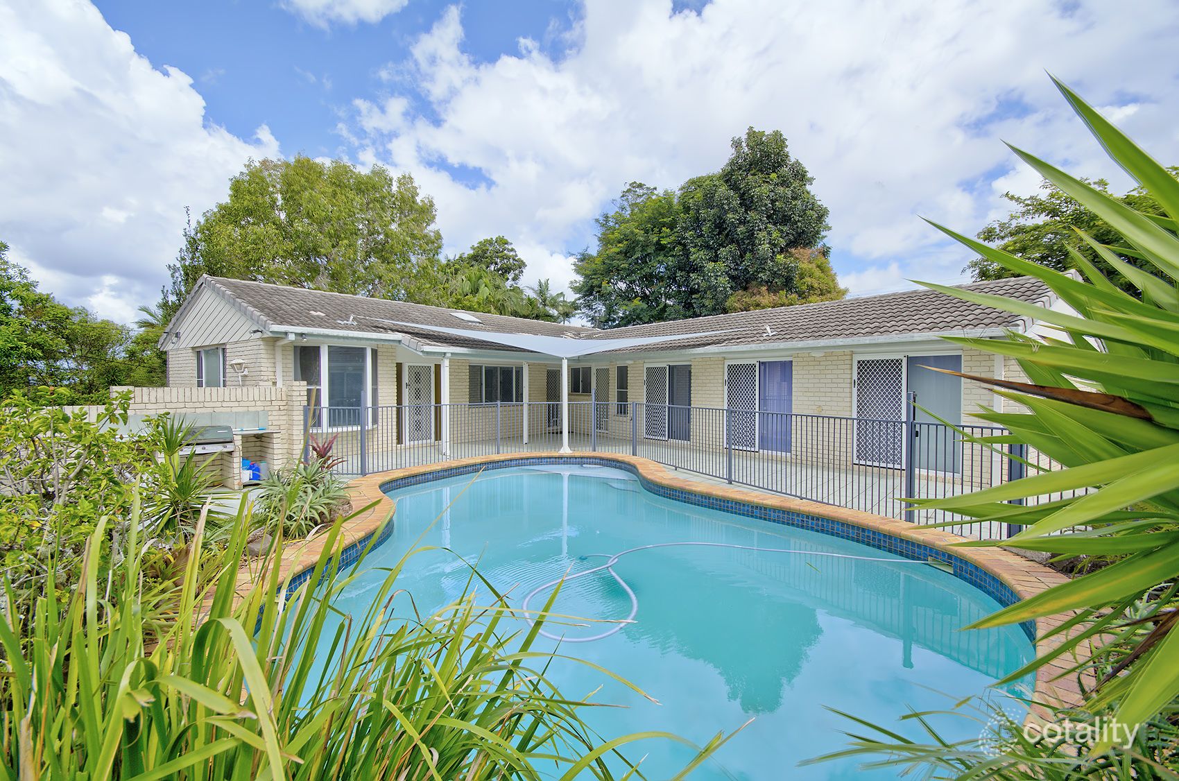 4 Correa Pl, Mooloolaba, QLD 4557