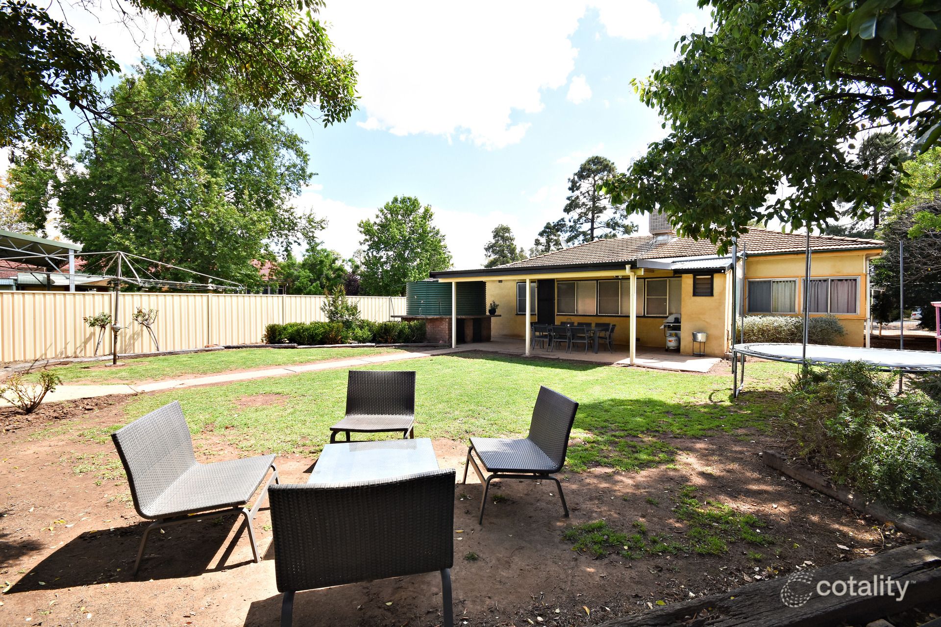 9 Third Ave N, Narromine, NSW 2821