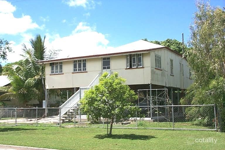 9 Carmody St, Hermit Park, QLD 4812