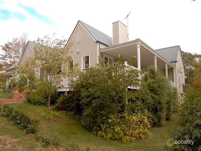 14 Chatfield Ave, Daylesford, VIC 3460