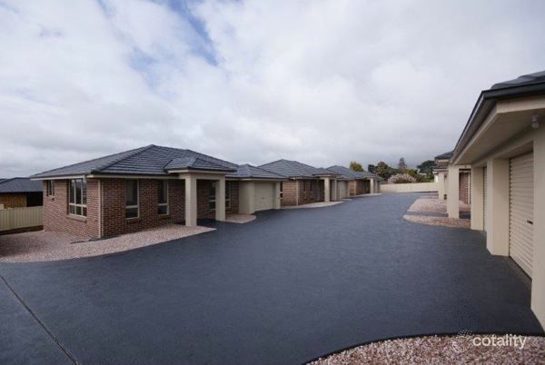 2/6 Rowena Ct, Devonport, TAS 7310