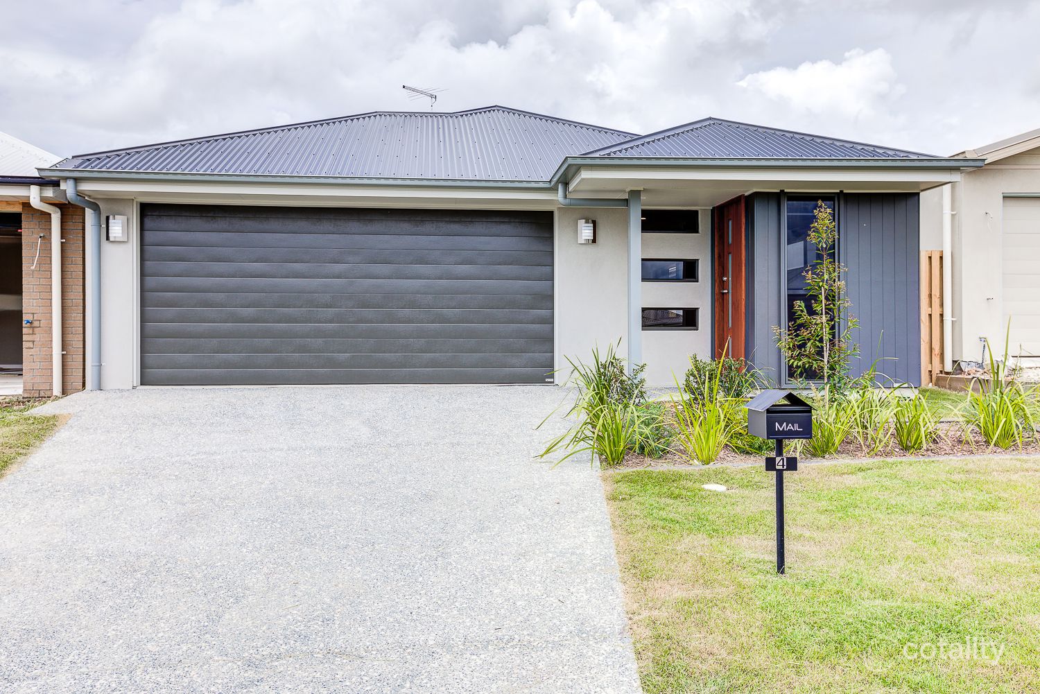 4 Haystack Cl, Park Ridge, QLD 4125