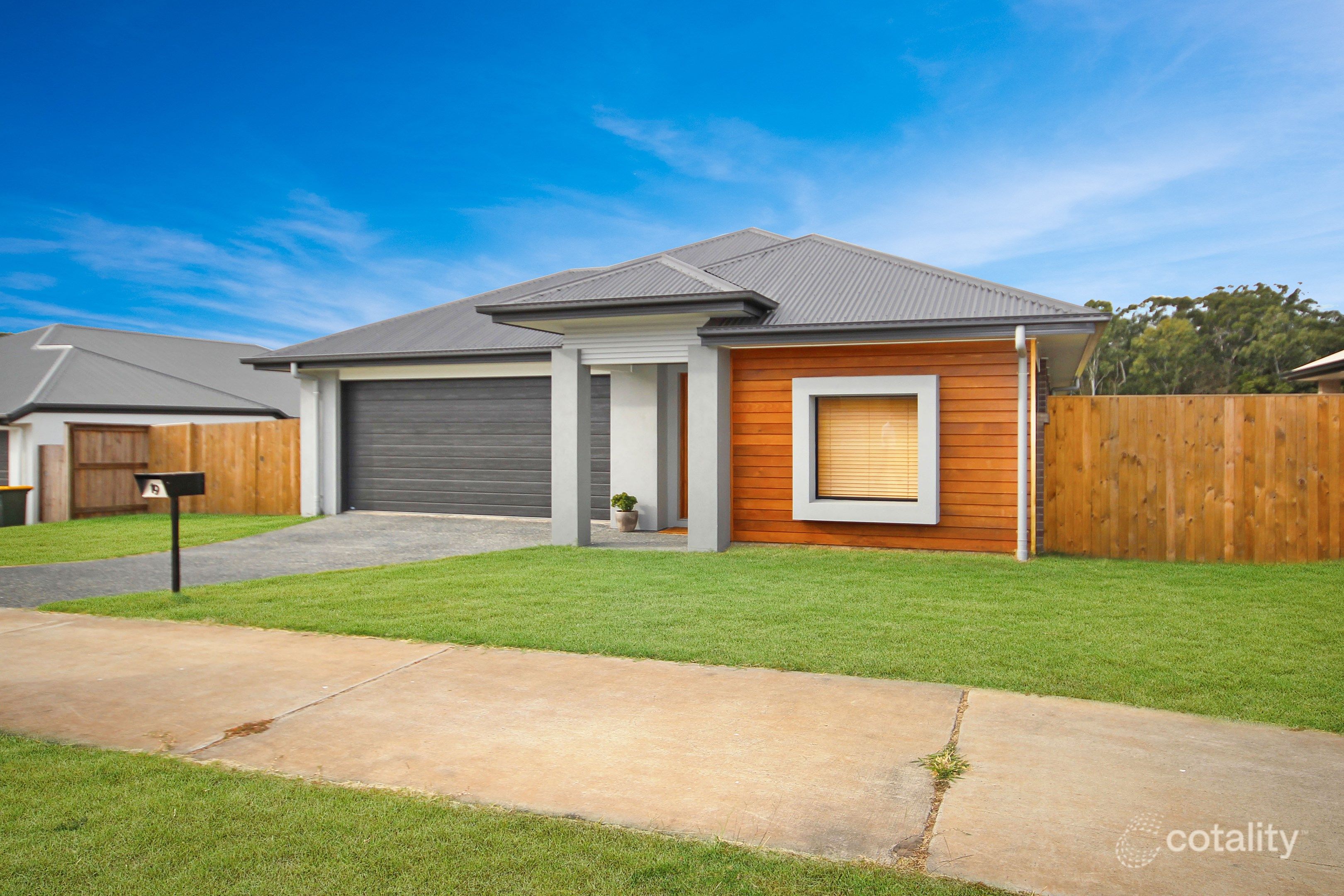 19 Pinnacles Dr, Glass House Mountains, QLD 4518