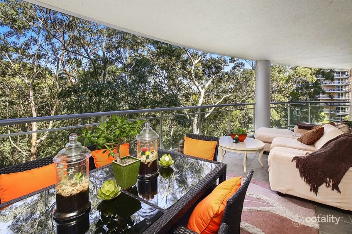 433/80 John Whiteway Dr, Gosford, NSW 2250