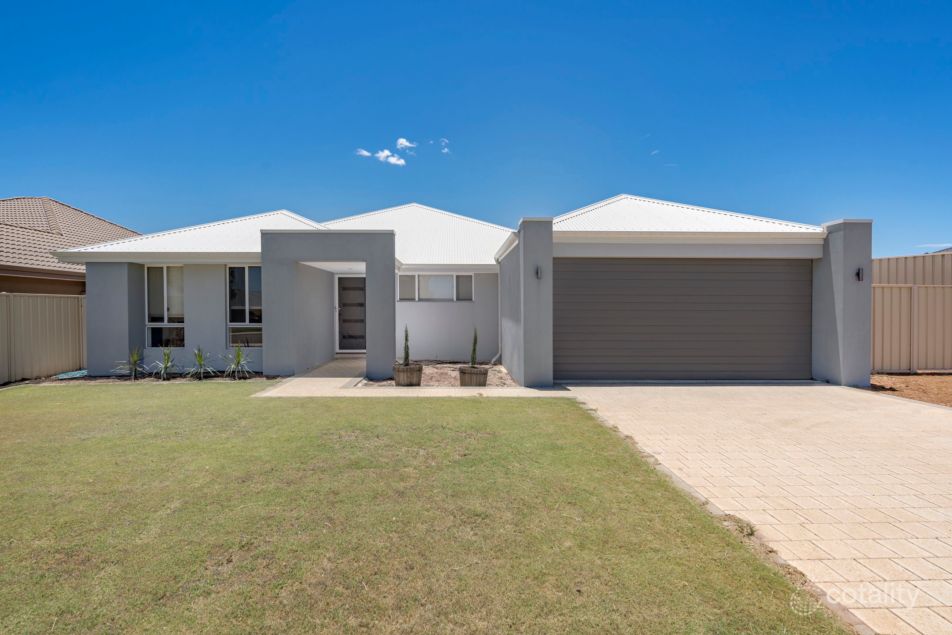 31 Reef Bvd, Drummond Cove, WA 6532