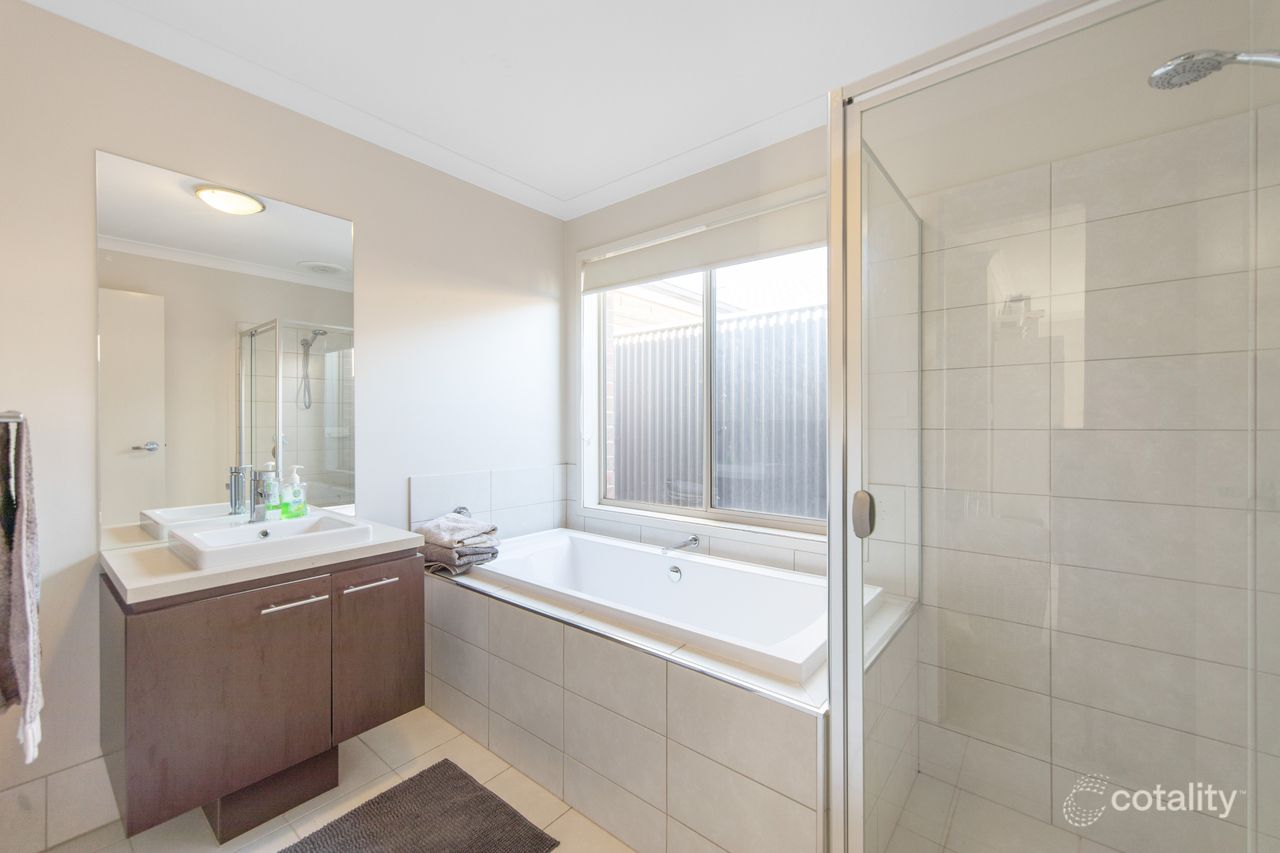 11 Highland Cct, Blakeview, SA 5114