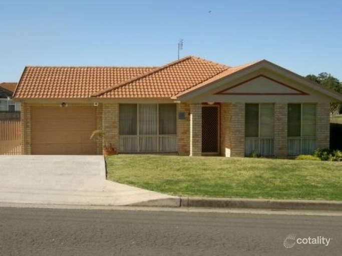 3 Mianga Cres, Unanderra, NSW 2526