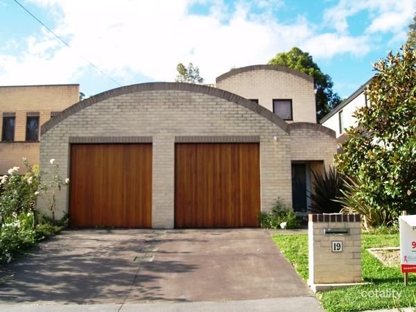 19 Wattle Rd, Casula, NSW 2170