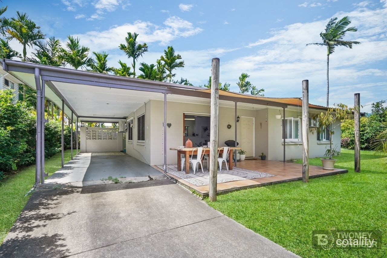 2/432 Mccoombe St, Mooroobool, QLD 4870