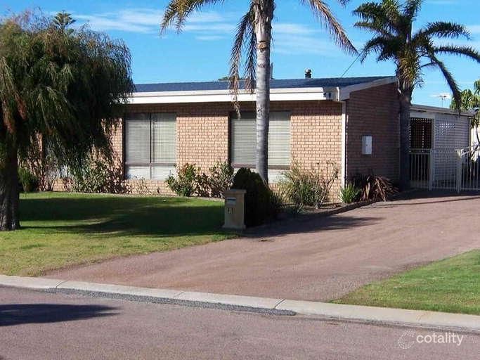 11 Maple St, Castletown, WA 6450