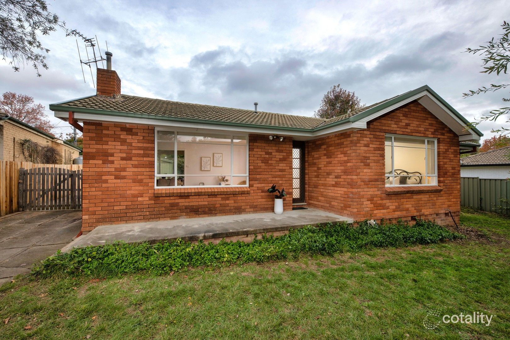 14 Morgan Cres, Curtin, ACT 2605