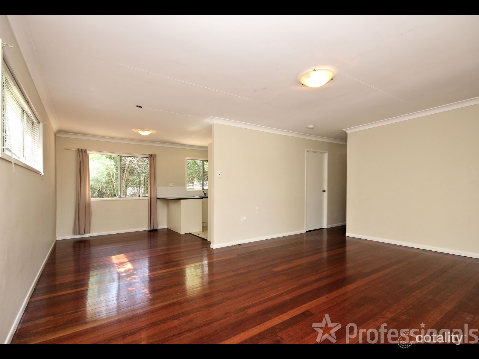 8 Callaghan St, East Ipswich, QLD 4305