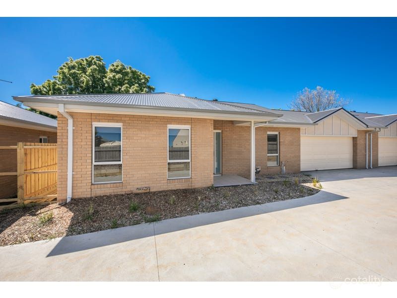 2/22 Stawell St, Romsey, VIC 3434