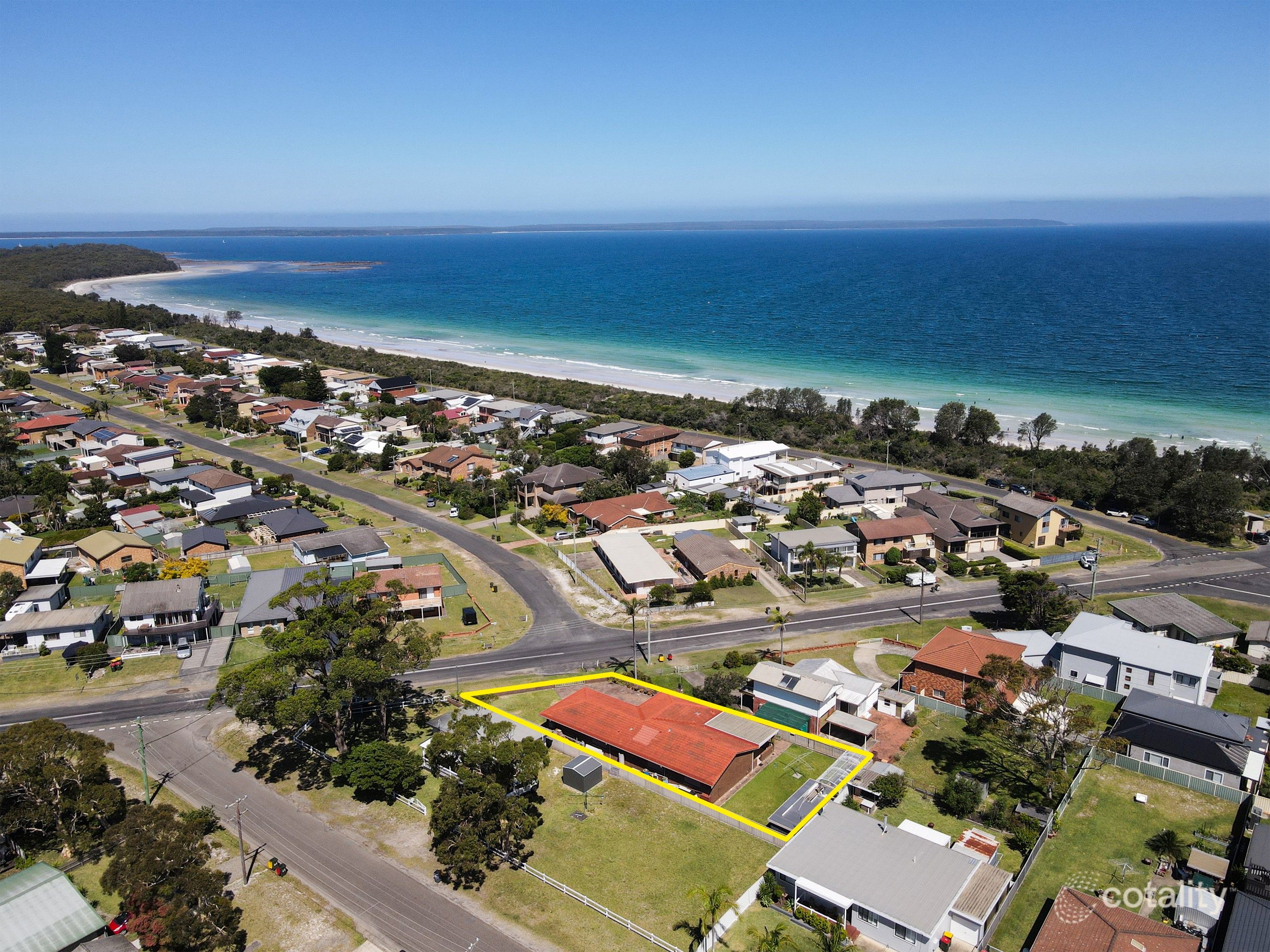 9 Callala Beach Rd, Callala Beach, NSW 2540