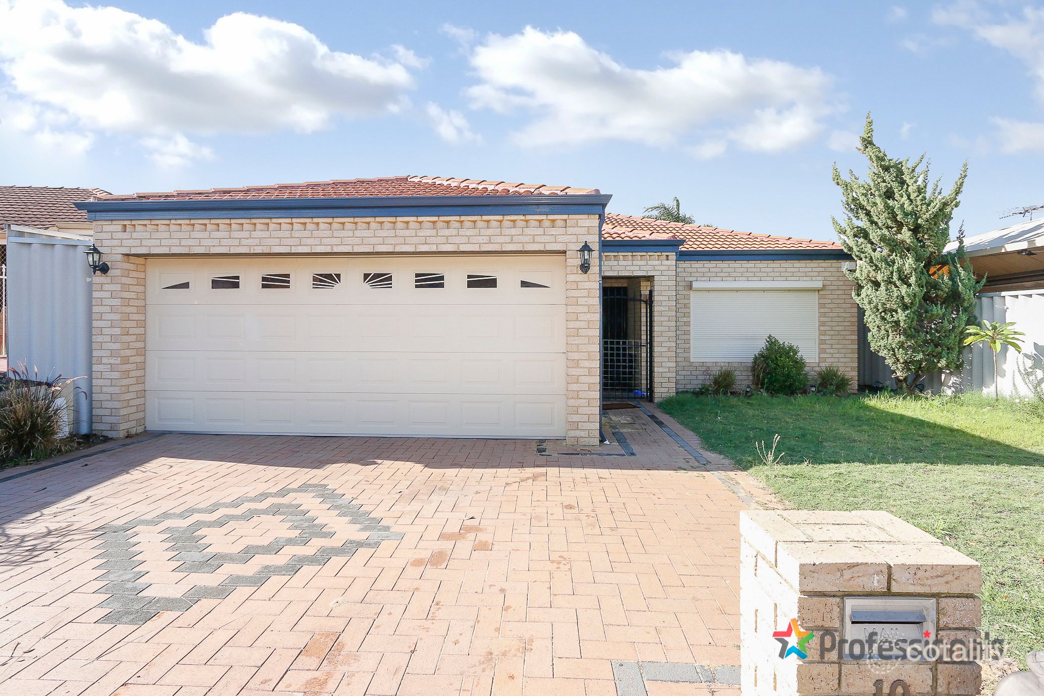 10 Beeston Cres, Marangaroo, WA 6064